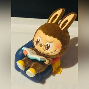 Labubu The Monsters 1:00 am series “Reading Time” unboxed